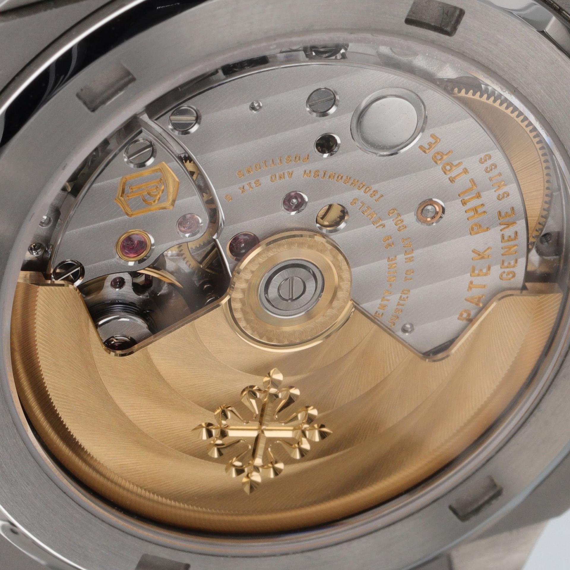 Nautilus White Dial "Tiffany & Co." condition photo