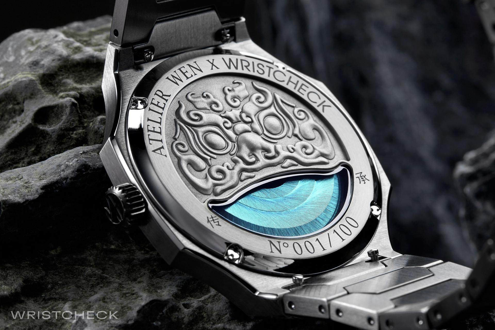 The semi-open caseback features an engraved 石狮子 ‘shishi’ or lion motif - revealing a tungsten rotor with circular côtes de Genève, and matching rhodium plating in green
